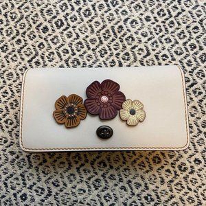 Coach Dinky Crossbody with customized tea rose pin